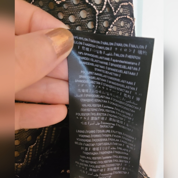 NWOT Guess Nude Lacey Dress 🌹🌴 - Picture 4 of 8